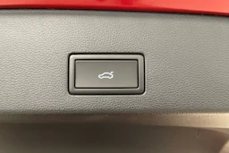 punainen Volkswagen Golf 2026 kuva 15.