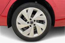 punainen Volkswagen Golf 2026 kuva 9.