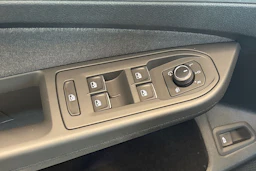 sininen Volkswagen Golf 2026 kuva 18.