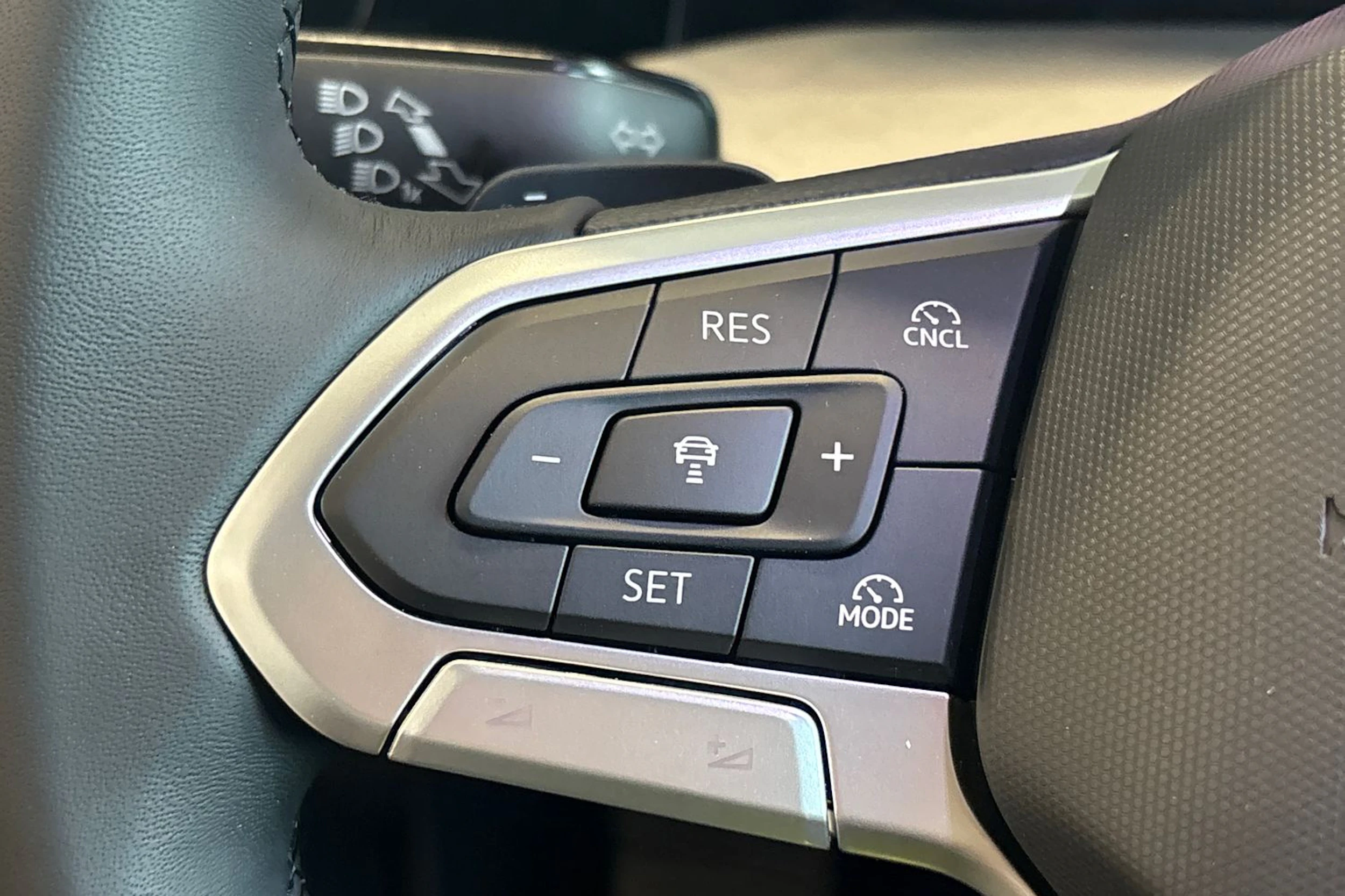 sininen Volkswagen Golf 2026 kuva 20.