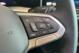 sininen Volkswagen Golf 2026 kuva 21.