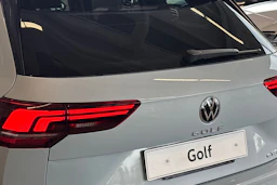 sininen Volkswagen Golf 2026 kuva 42.