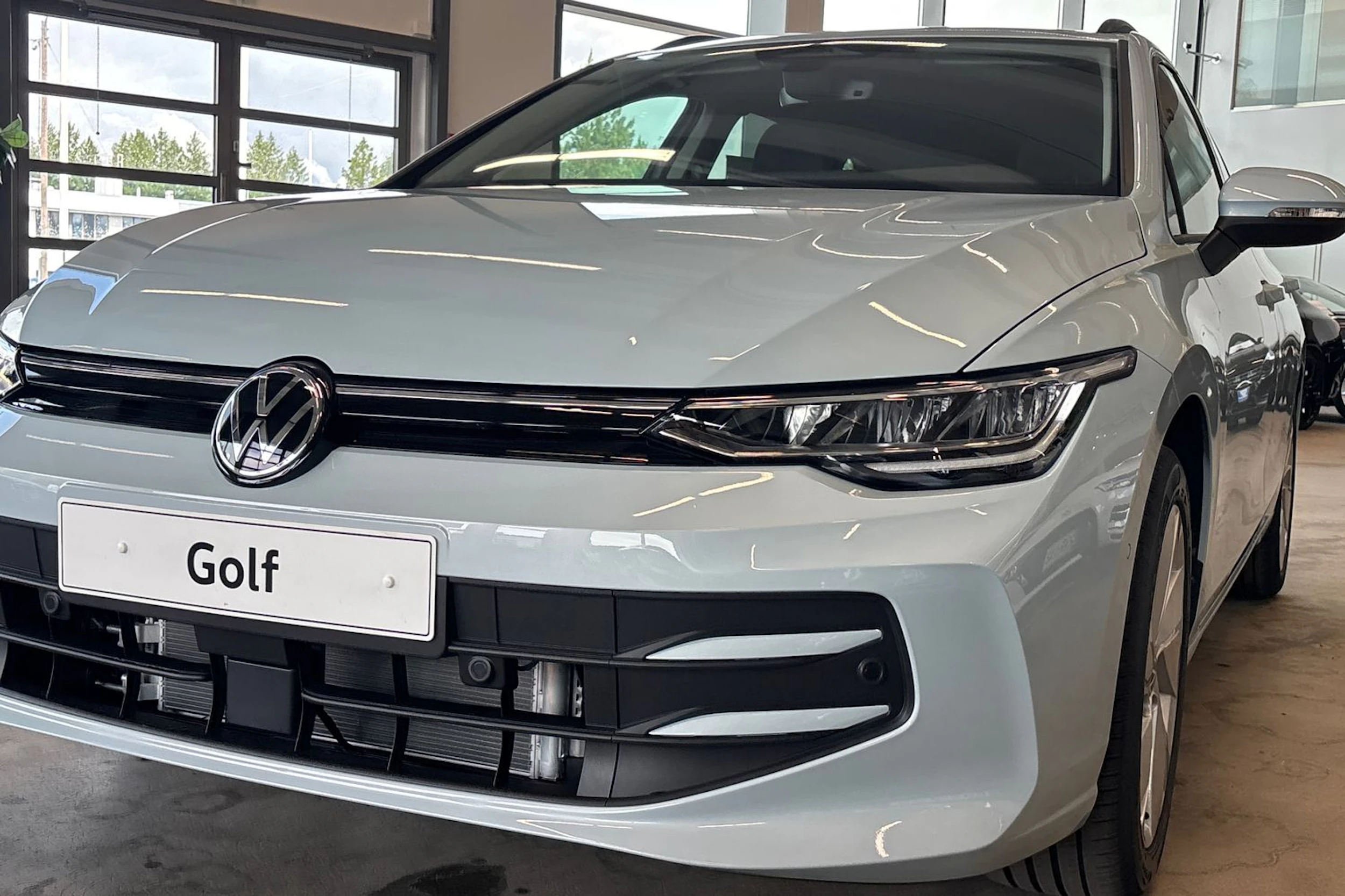 sininen Volkswagen Golf 2026 kuva 44.