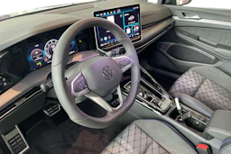 sininen Volkswagen Golf 2026 kuva 6.
