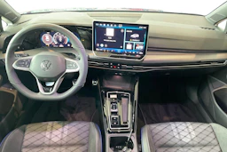 sininen Volkswagen Golf 2026 kuva 7.