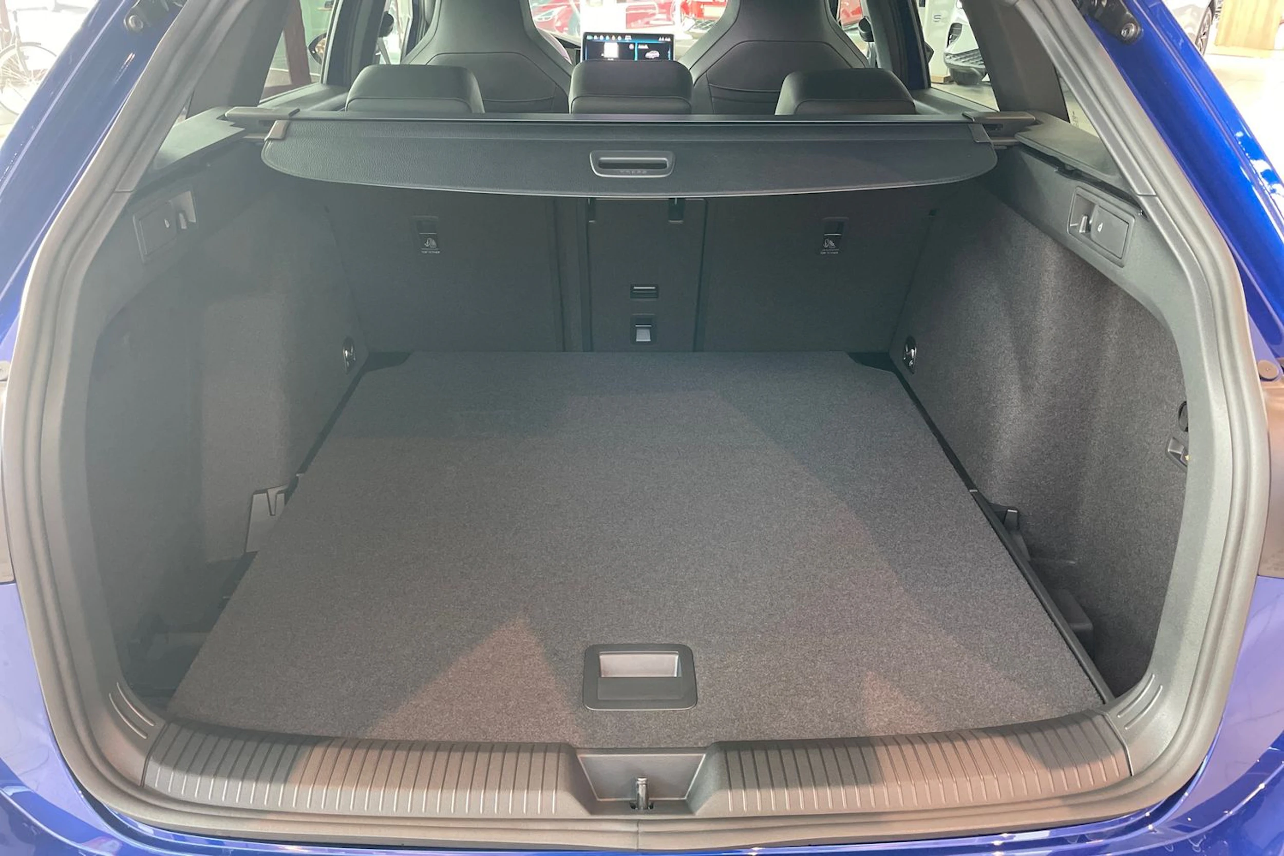 sininen Volkswagen Golf 2026 kuva 16.