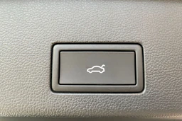 sininen Volkswagen Golf 2026 kuva 17.
