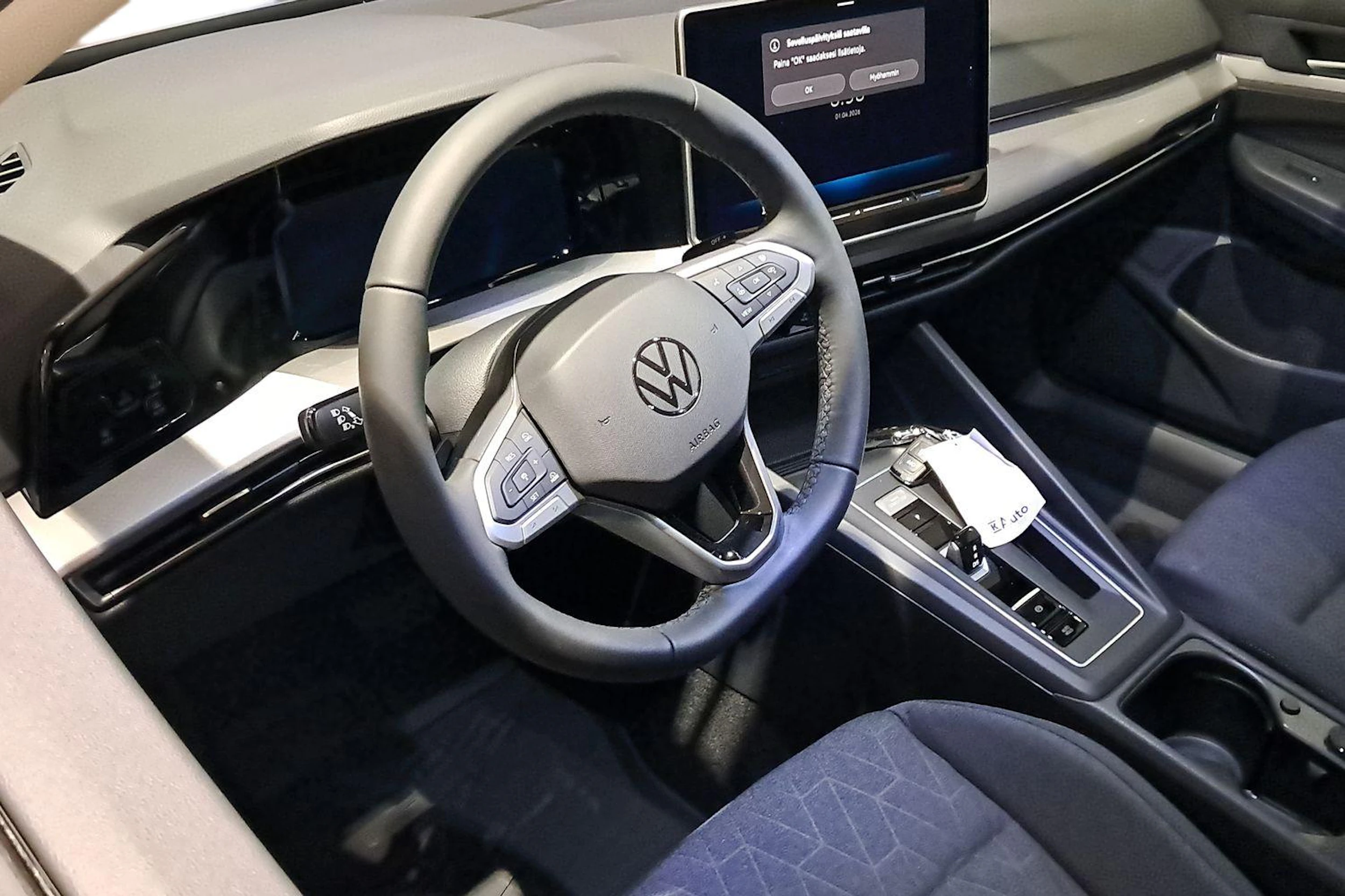 harmaa Volkswagen Golf 2026 kuva 6.