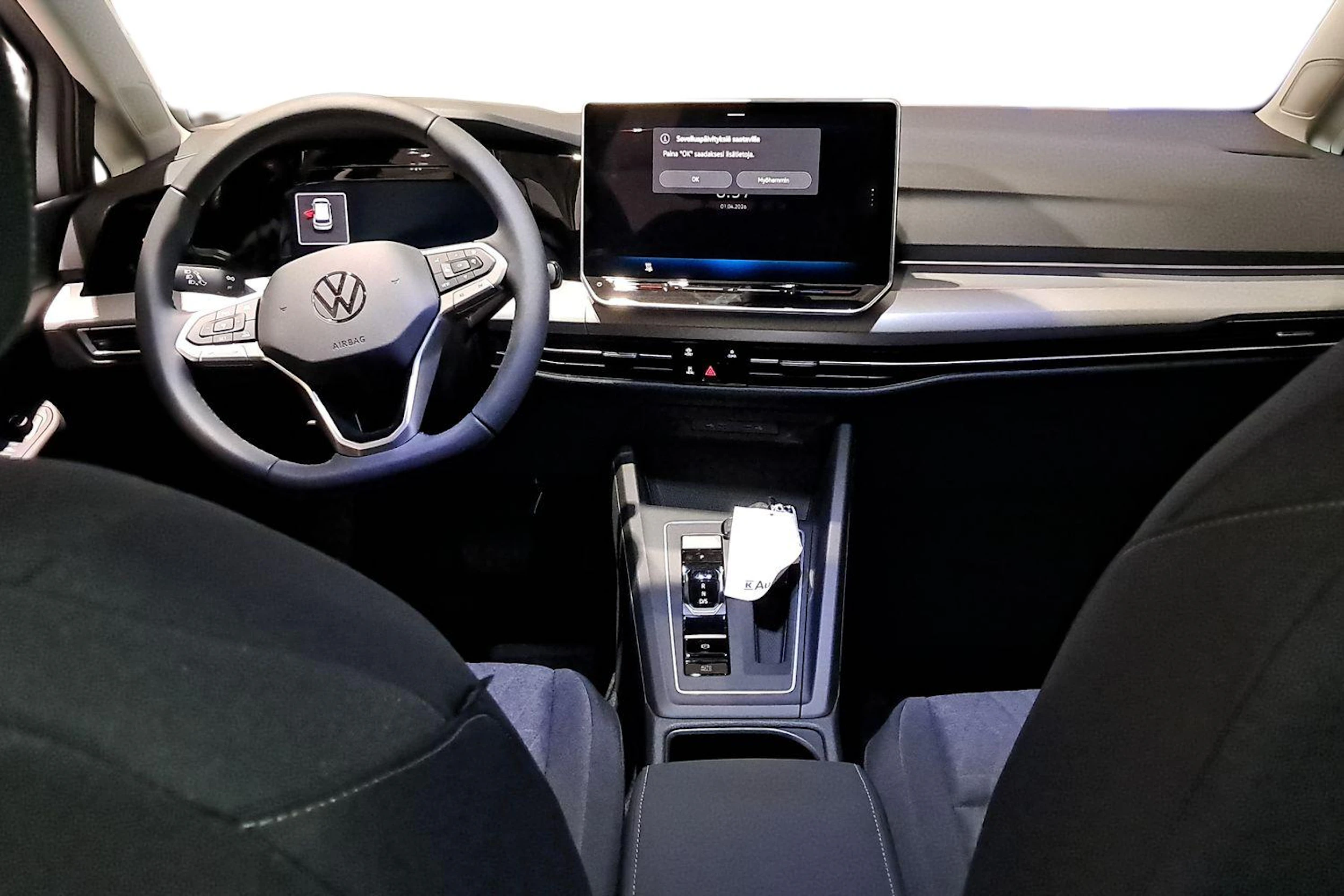 harmaa Volkswagen Golf 2026 kuva 7.