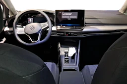harmaa Volkswagen Golf 2026 kuva 7.