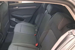 harmaa Volkswagen Golf 2026 kuva 8.