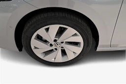 harmaa Volkswagen Golf 2026 kuva 9.