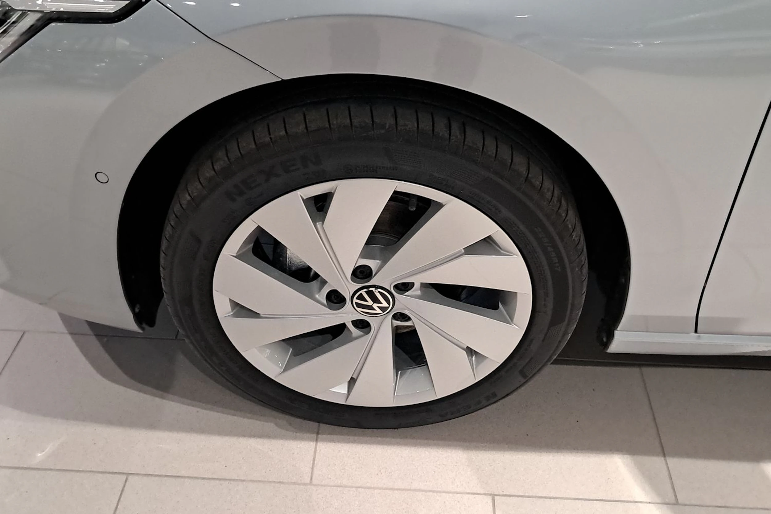 harmaa Volkswagen Golf 2026 kuva 10.