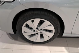 harmaa Volkswagen Golf 2026 kuva 10.