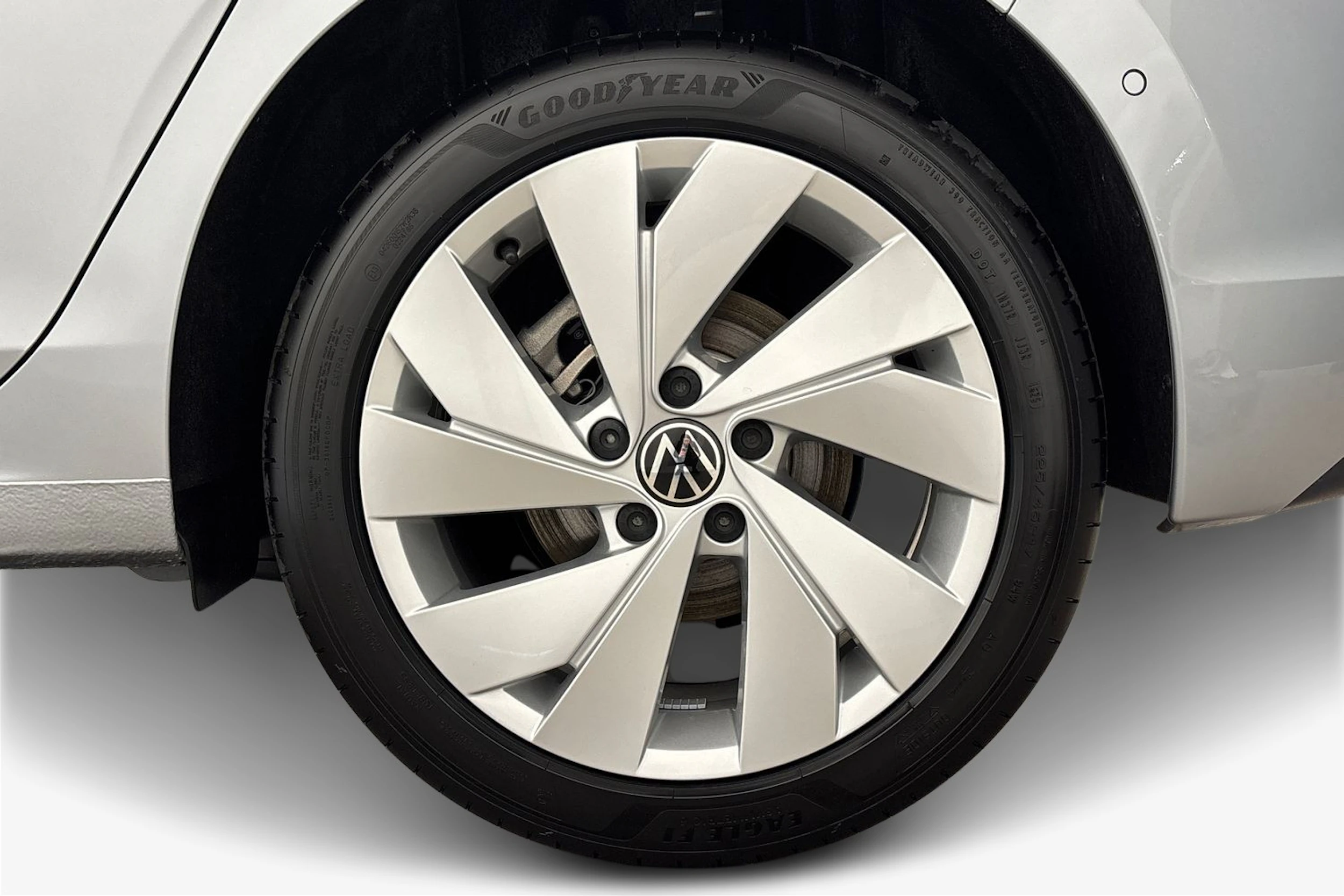 met. harmaa Volkswagen Golf 2026 kuva 9.