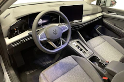 harmaa Volkswagen Golf 2026 kuva 6.