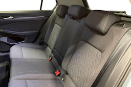 harmaa Volkswagen Golf 2026 kuva 8.
