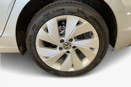 harmaa Volkswagen Golf 2026 kuva 9.