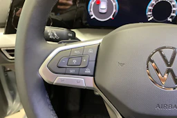 harmaa Volkswagen Golf 2026 kuva 14.