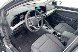 harmaa Volkswagen Golf 2026 kuva 6.