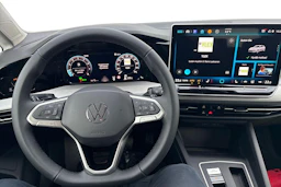 harmaa Volkswagen Golf 2026 kuva 7.