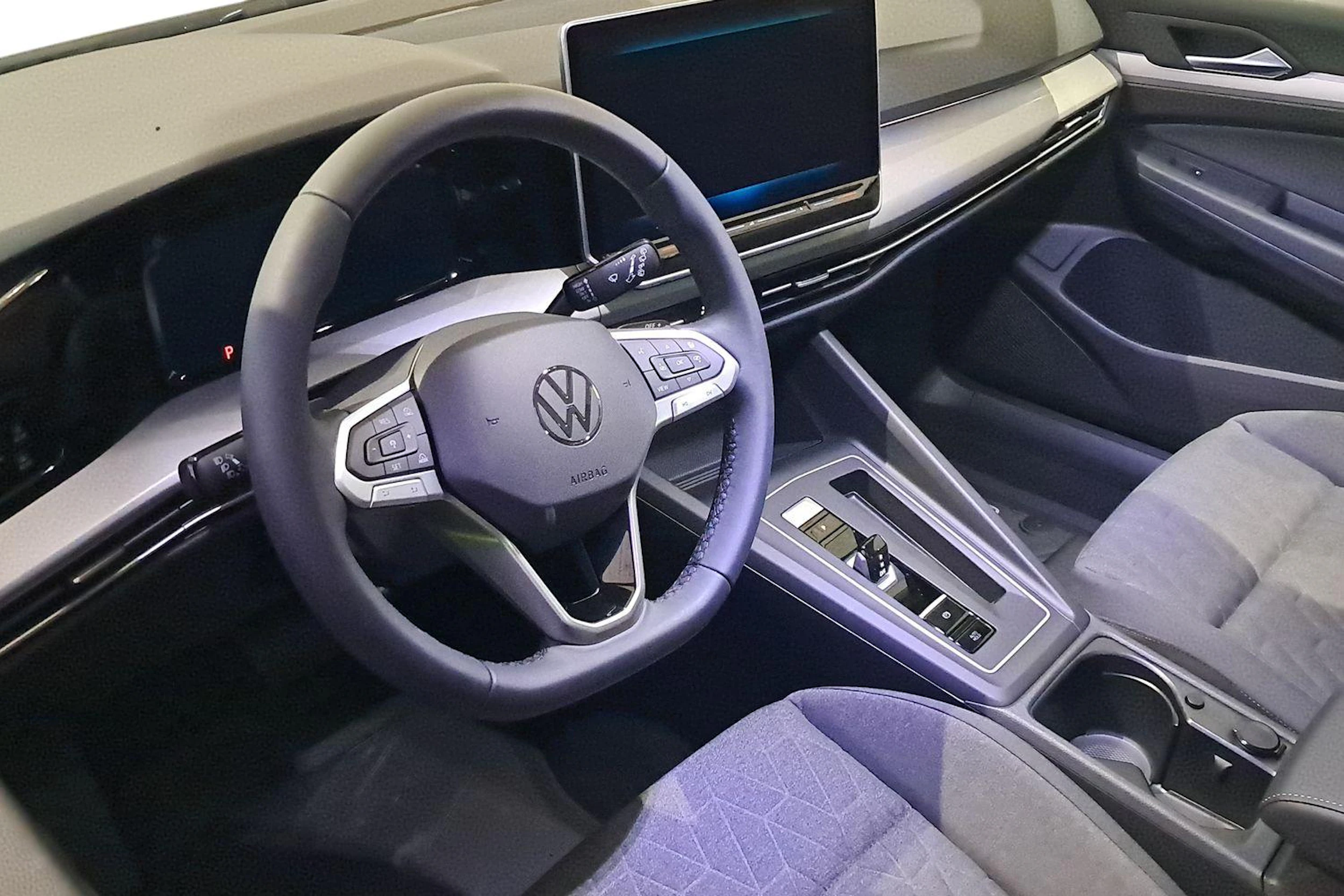 valkoinen Volkswagen Golf 2026 kuva 6.