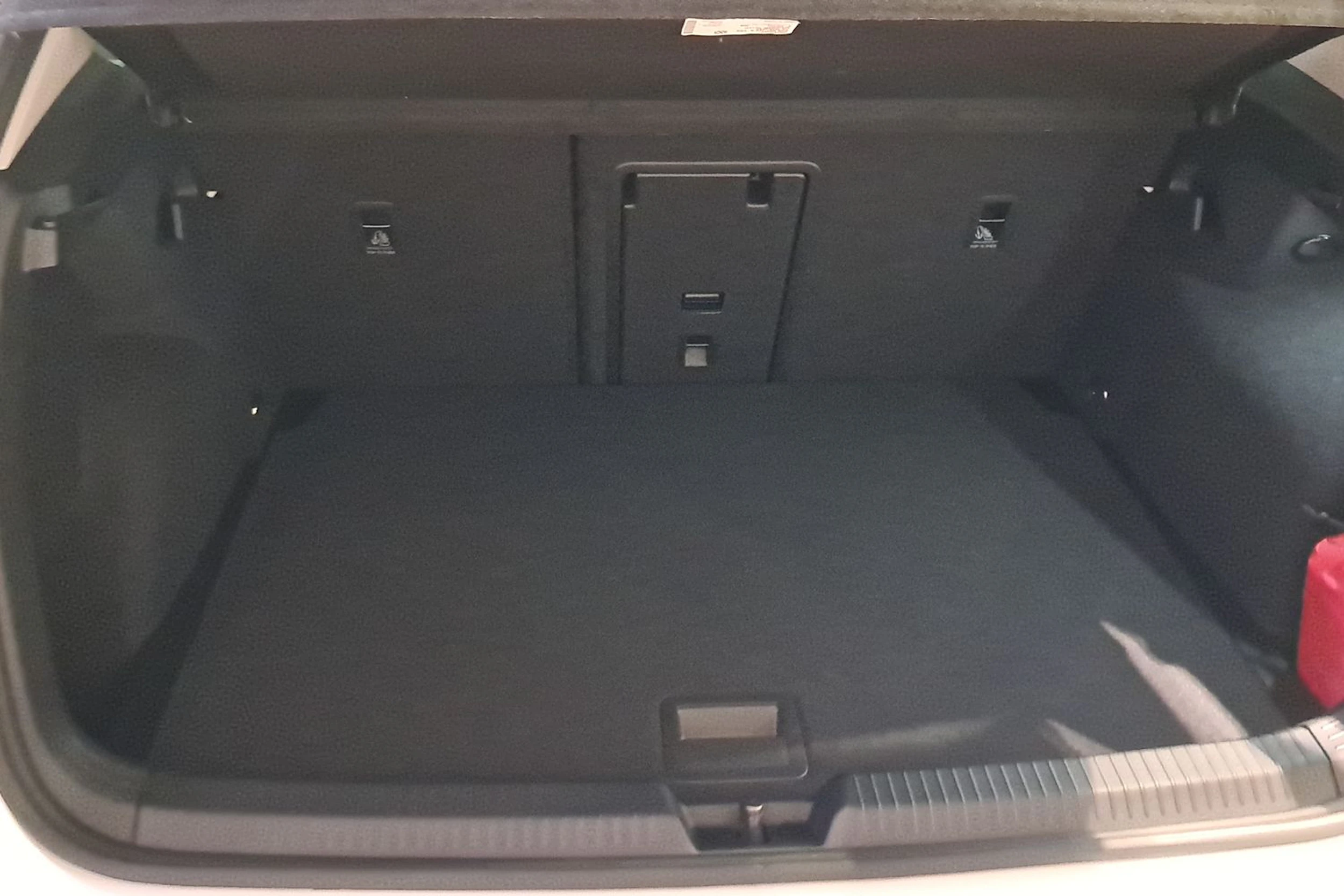 valkoinen Volkswagen Golf 2026 kuva 11.