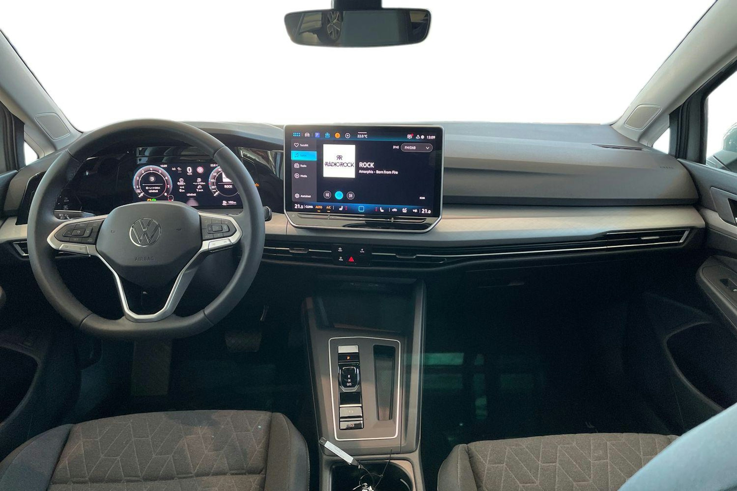 harmaa Volkswagen Golf 2026 kuva 7.