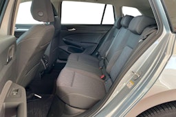 harmaa Volkswagen Golf 2026 kuva 8.