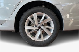 harmaa Volkswagen Golf 2026 kuva 9.