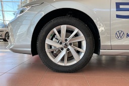 harmaa Volkswagen Golf 2026 kuva 10.