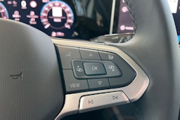 harmaa Volkswagen Golf 2026 kuva 13.