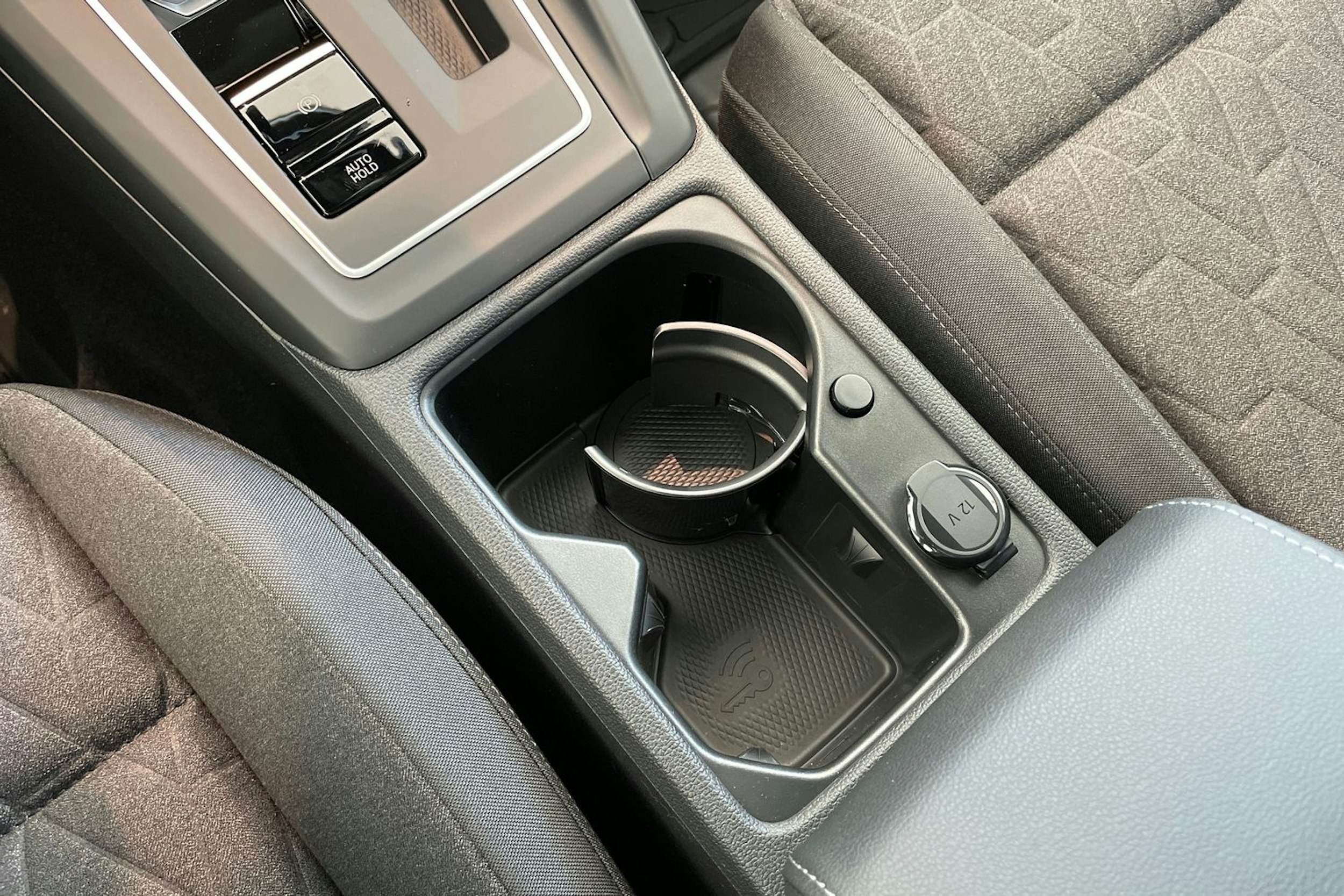 harmaa Volkswagen Golf 2026 kuva 16.