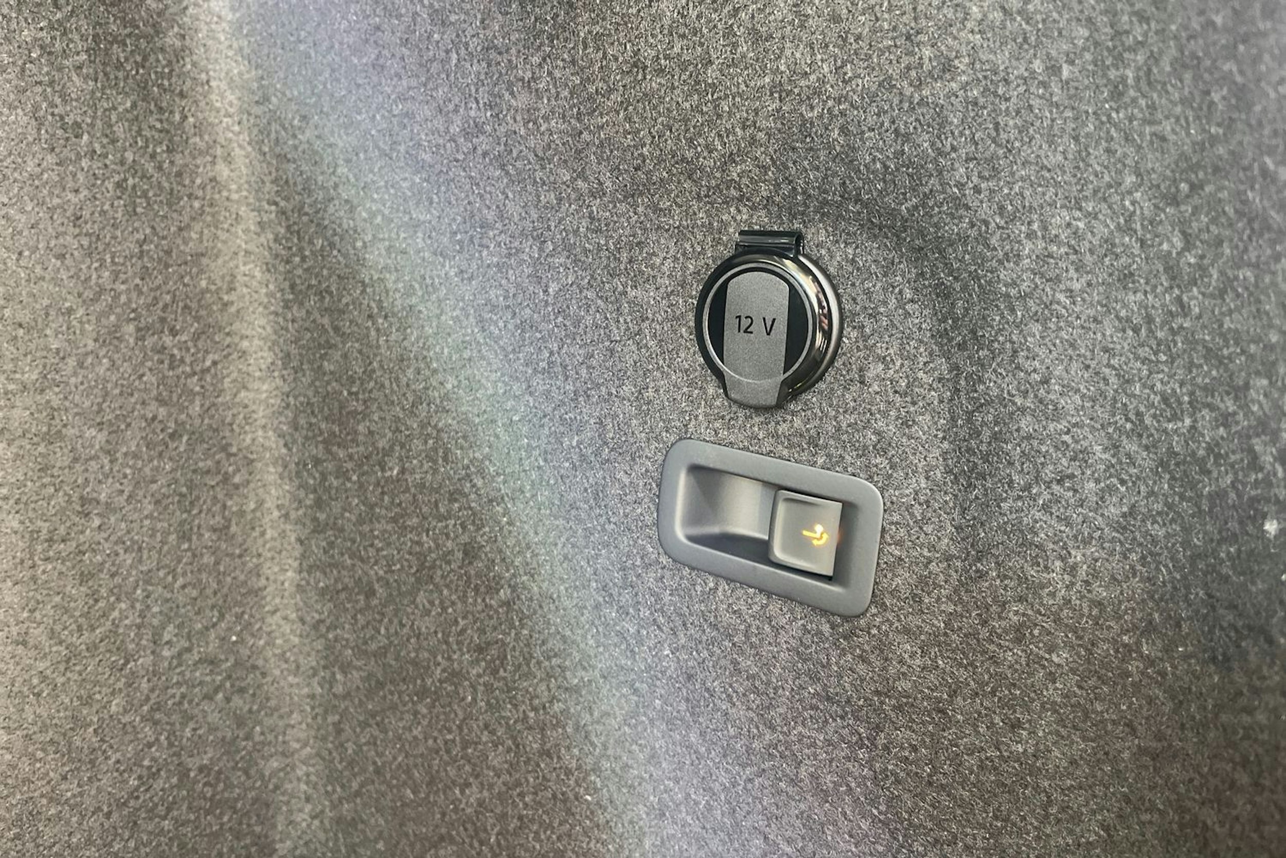 harmaa Volkswagen Golf 2026 kuva 22.