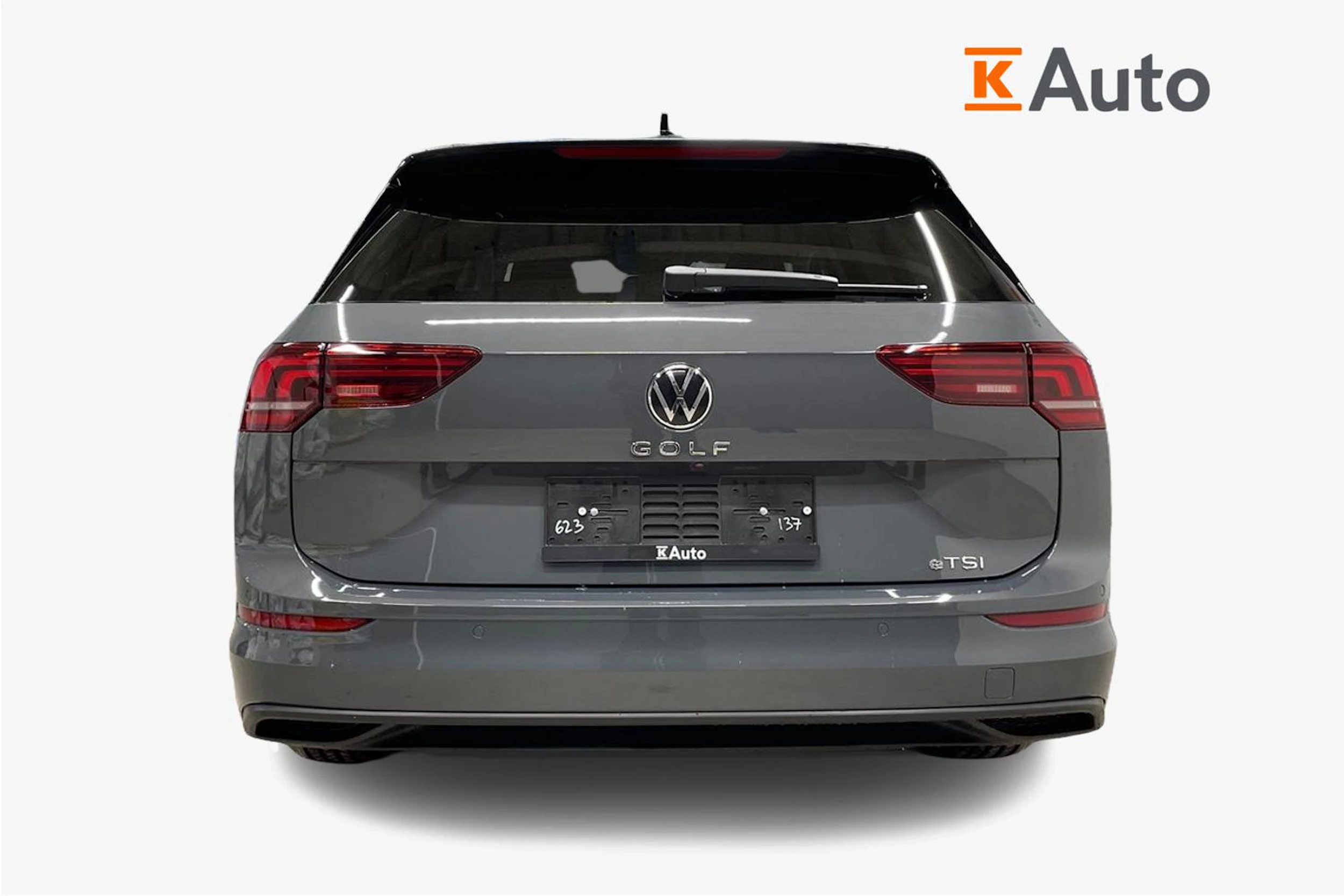 harmaa Volkswagen Golf 2026 kuva 3.