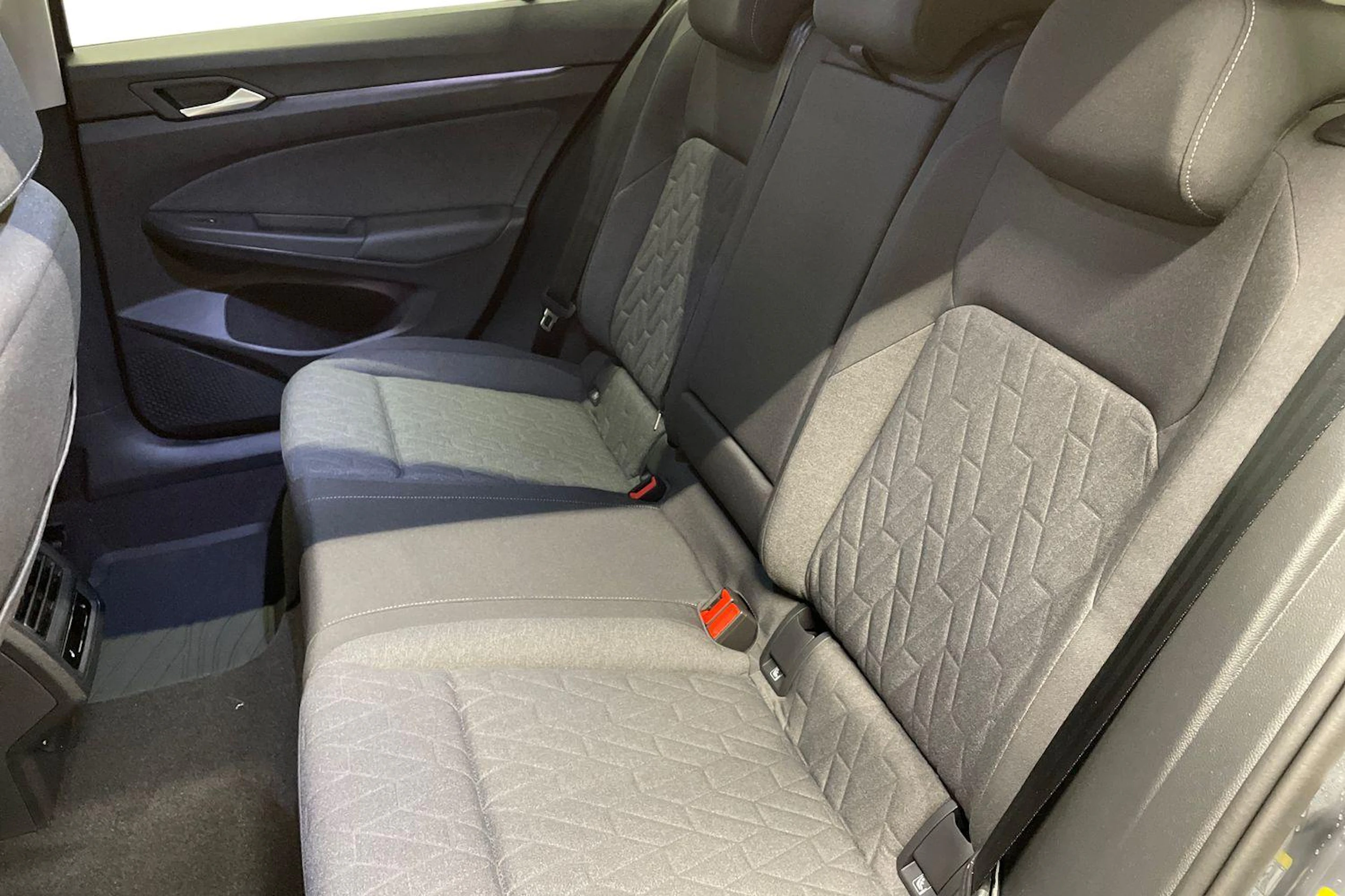 harmaa Volkswagen Golf 2026 kuva 10.