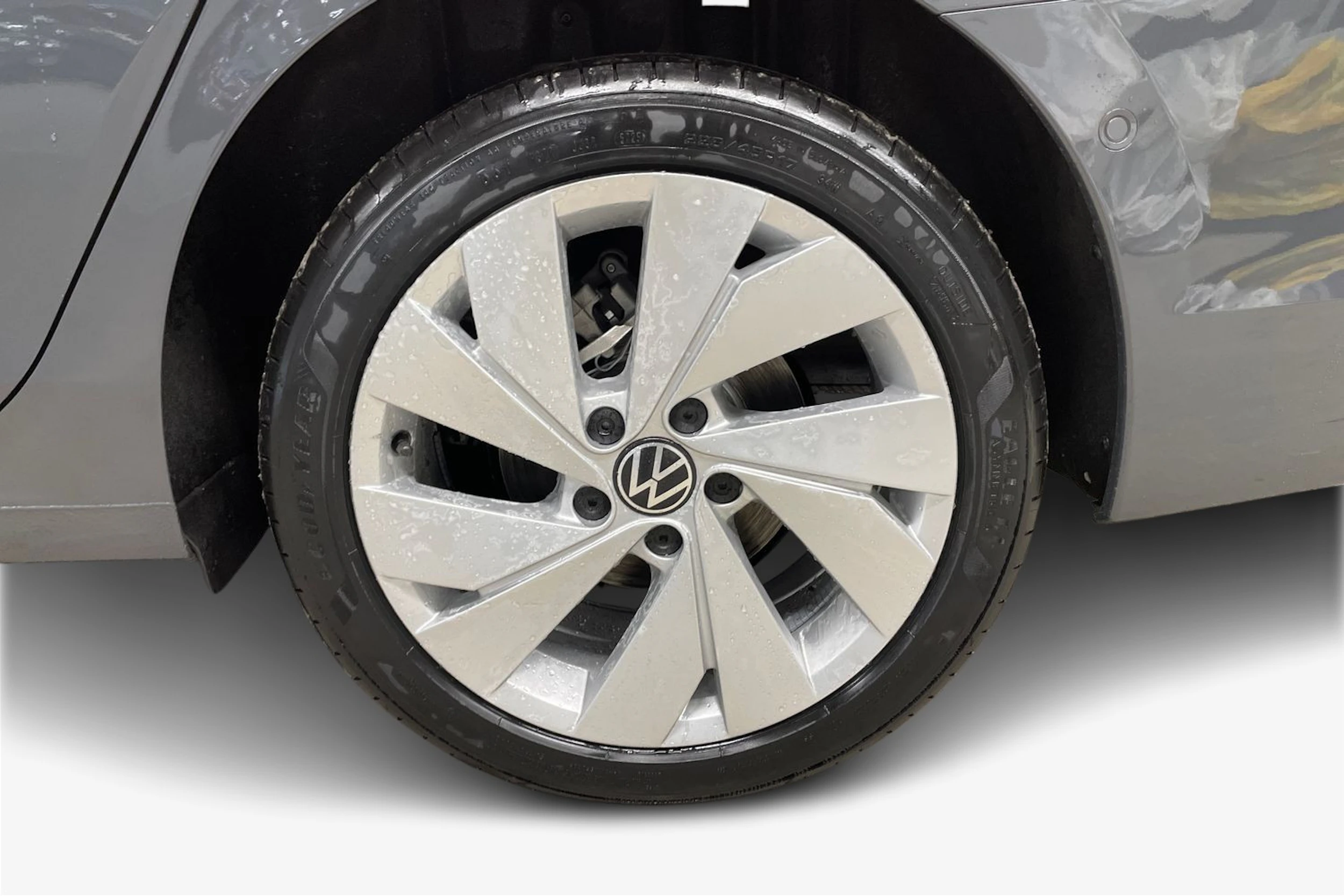 harmaa Volkswagen Golf 2026 kuva 11.