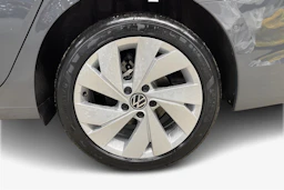 harmaa Volkswagen Golf 2026 kuva 11.