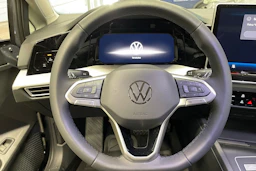 harmaa Volkswagen Golf 2026 kuva 14.