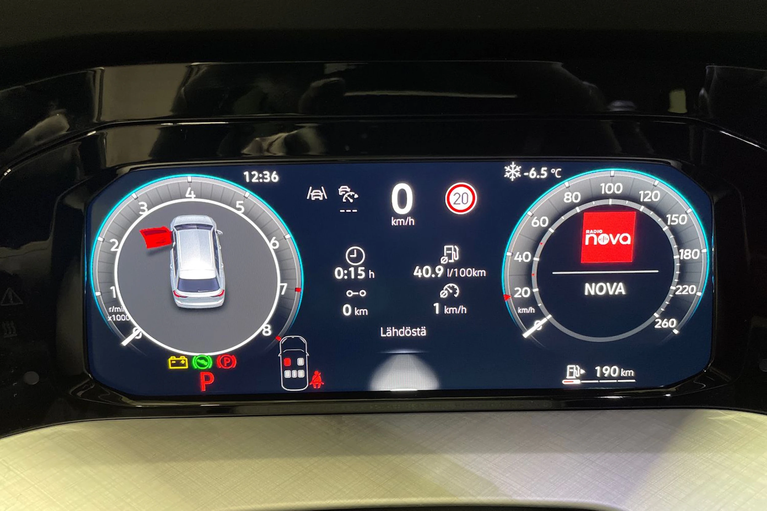 harmaa Volkswagen Golf 2026 kuva 15.