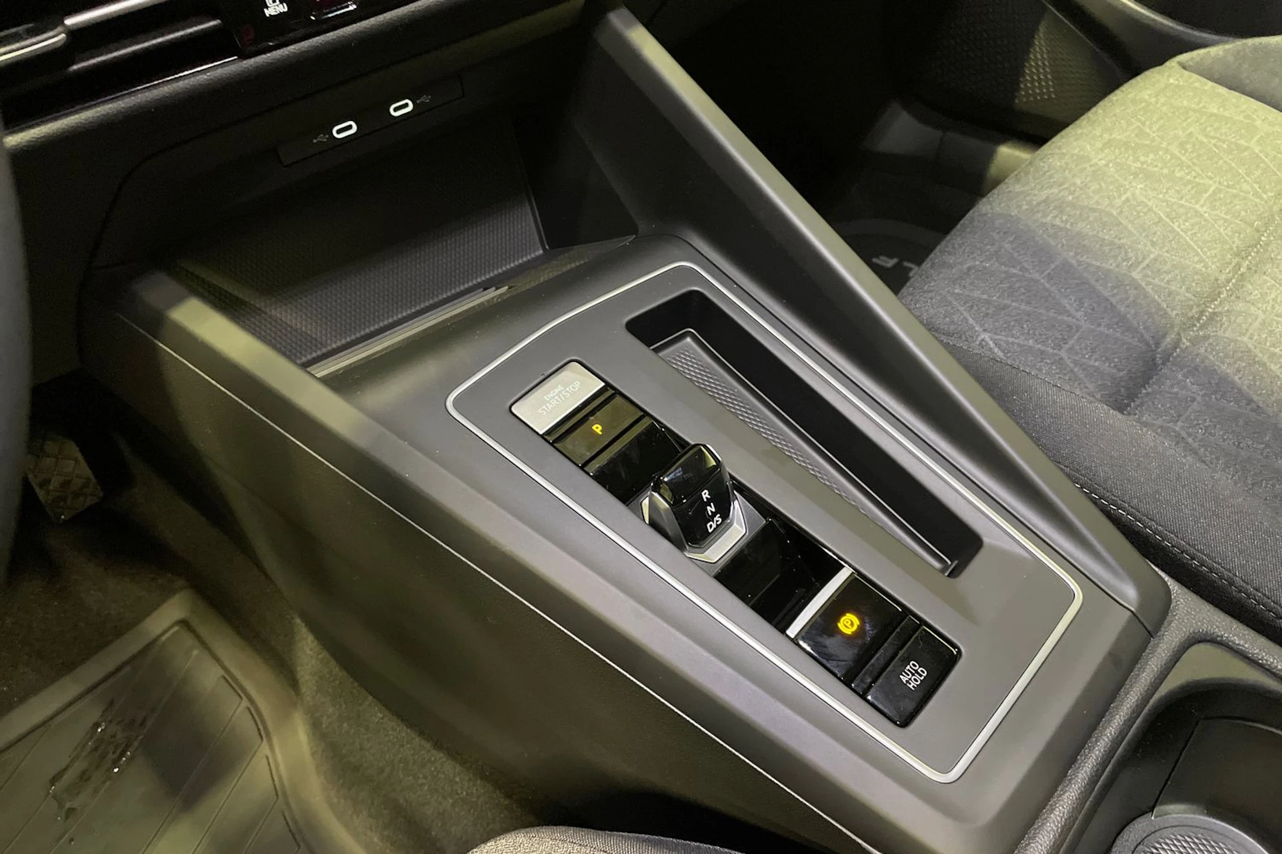 harmaa Volkswagen Golf 2026 kuva 17.