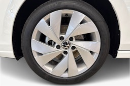 valkoinen Volkswagen Golf 2026 kuva 9.