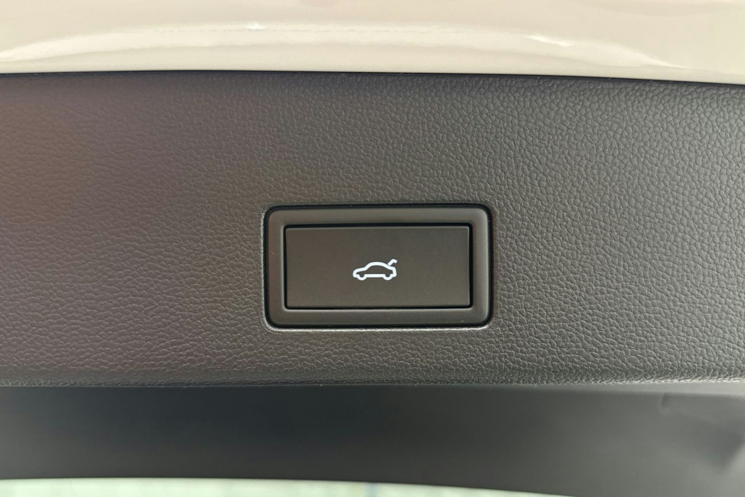 valkoinen Volkswagen Golf 2026 kuva 14.