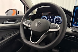 valkoinen Volkswagen Golf 2026 kuva 15.