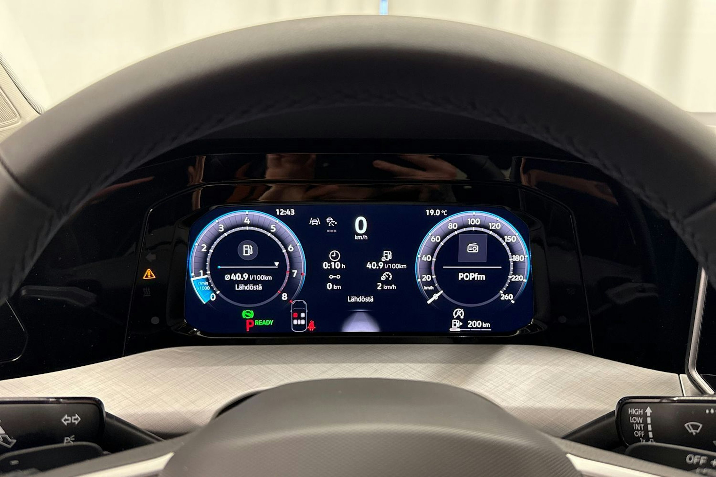 valkoinen Volkswagen Golf 2026 kuva 16.