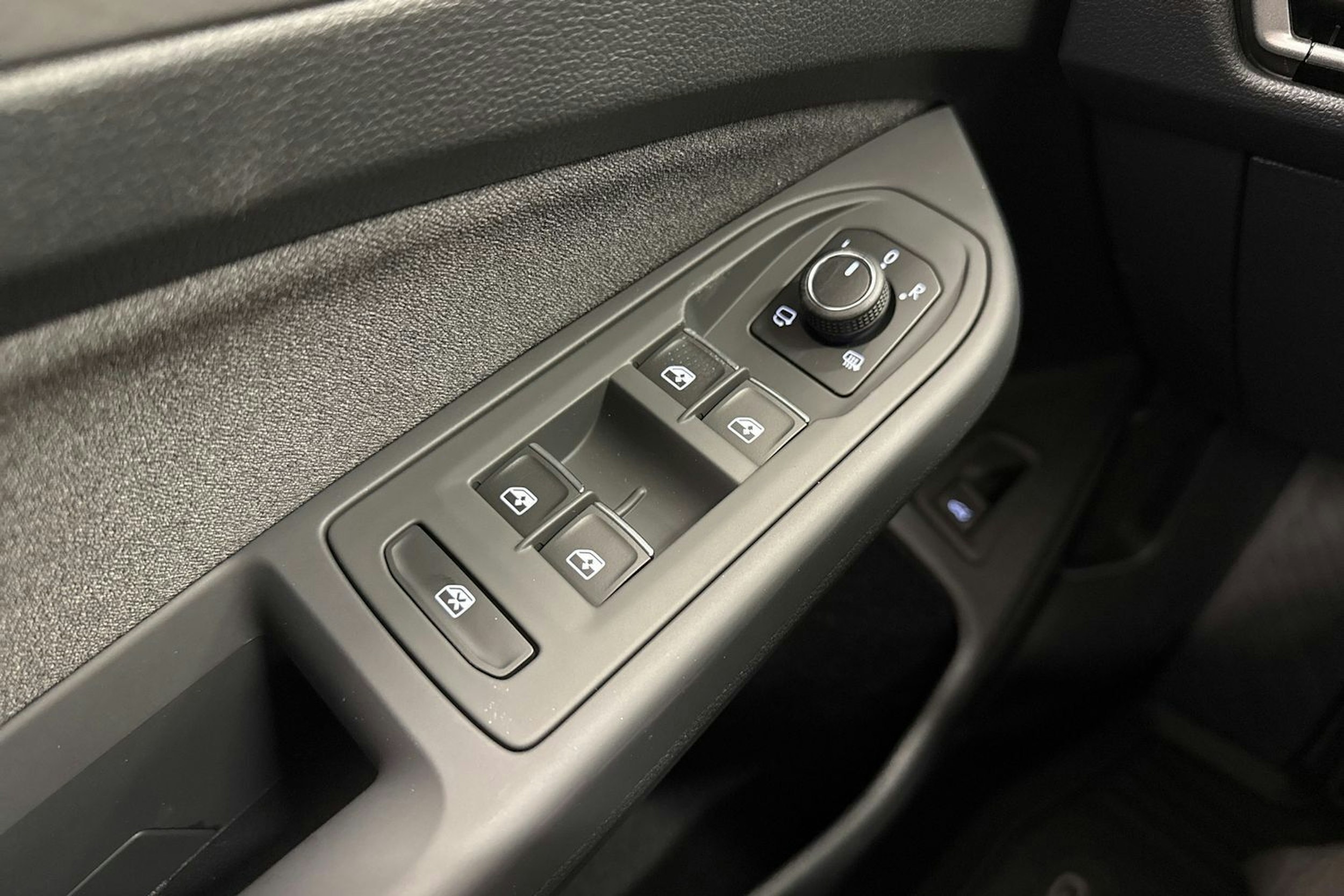 valkoinen Volkswagen Golf 2026 kuva 21.