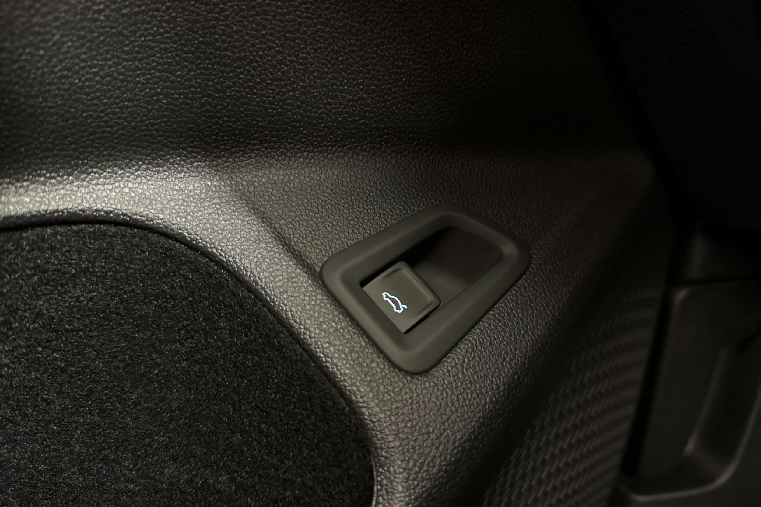 valkoinen Volkswagen Golf 2026 kuva 22.