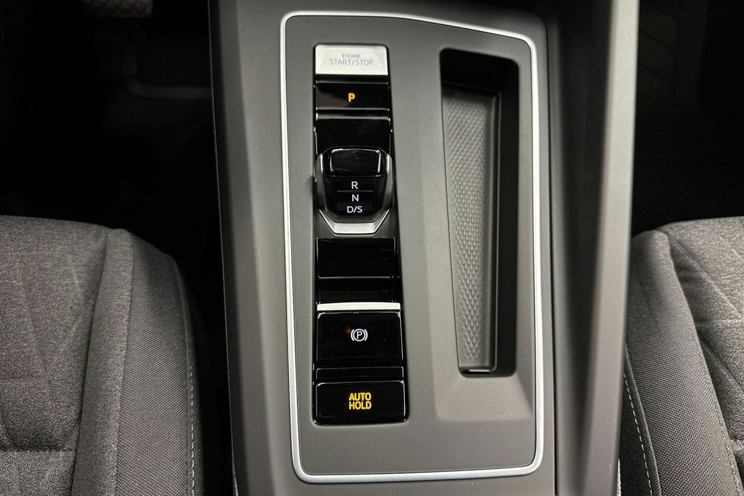 valkoinen Volkswagen Golf 2026 kuva 24.