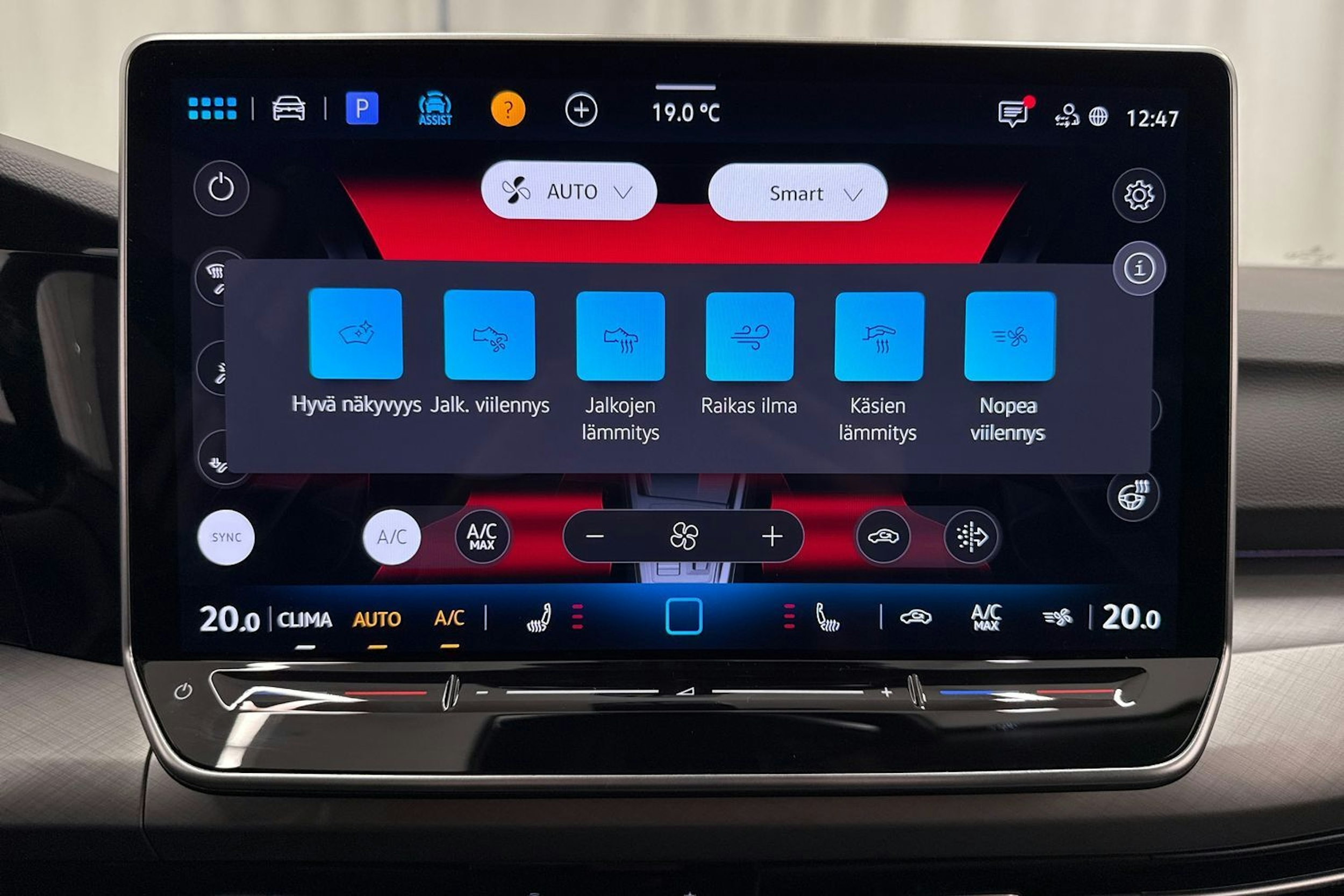 valkoinen Volkswagen Golf 2026 kuva 31.