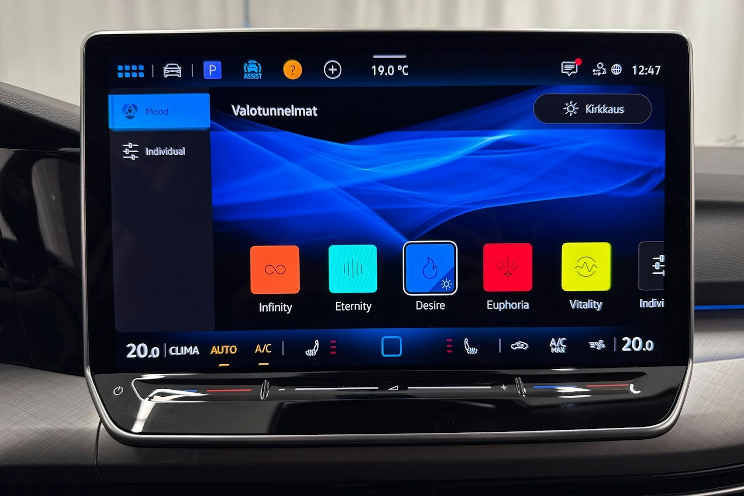 valkoinen Volkswagen Golf 2026 kuva 32.